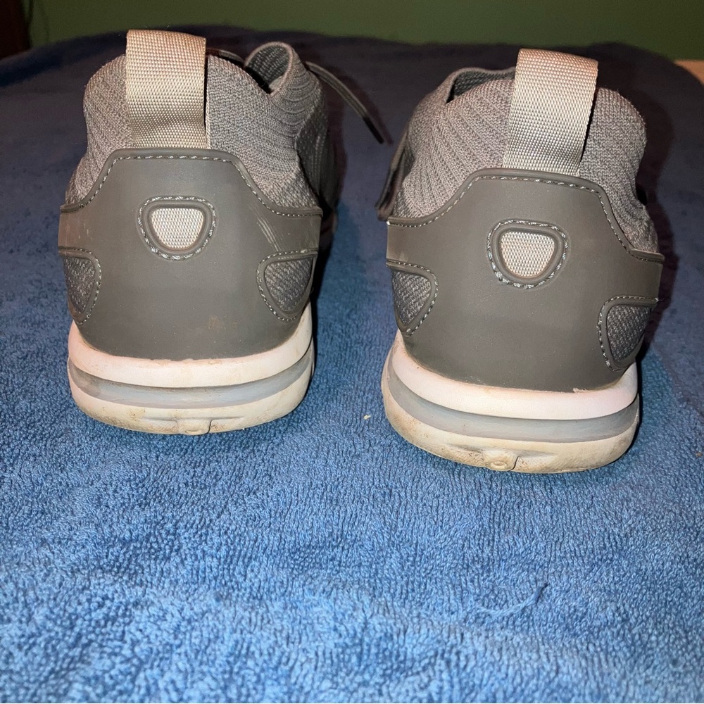 Pull-On Stretch Sneakers - Picture 7 of 8